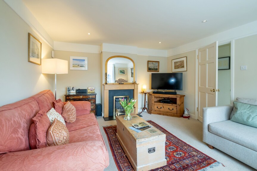 8 Lee Road - Sleeps 4 Guests In 2 Bedrooms - Aldeburgh