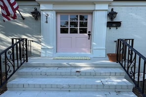 Exterior detail - Masters Rental Charming 2-bedroom house great neighborhood! (Augusta)