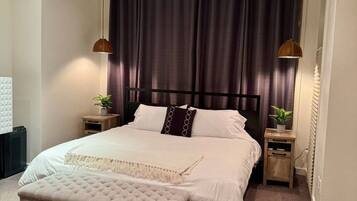 3 bedrooms, desk, iron/ironing board, free WiFi