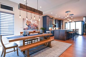 Dining - Luxury in Castle Pines Village - Hot Tub & Pool! (Castle Rock)