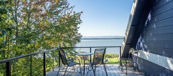 Upscale Lakefront ADU w/ Access to Pickleball Court