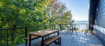 Upscale Lakefront ADU w/ Access to Pickleball Court