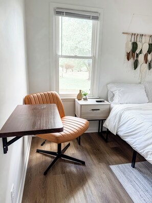 2 bedrooms, desk, free WiFi, bed sheets