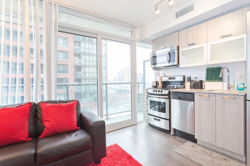 Newly Renovated Condo in Downtown Toronto