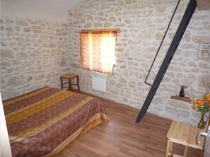 12 bedrooms, iron/ironing board, WiFi