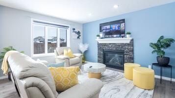 TV connectée, cheminée, espaces bureaux