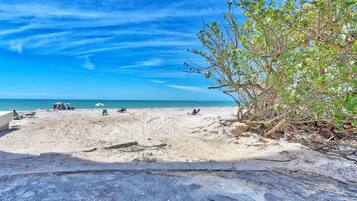 Rumah, Beberapa Tempat Tidur (Azul Townhomes A3 - Sunrise) | Pantai