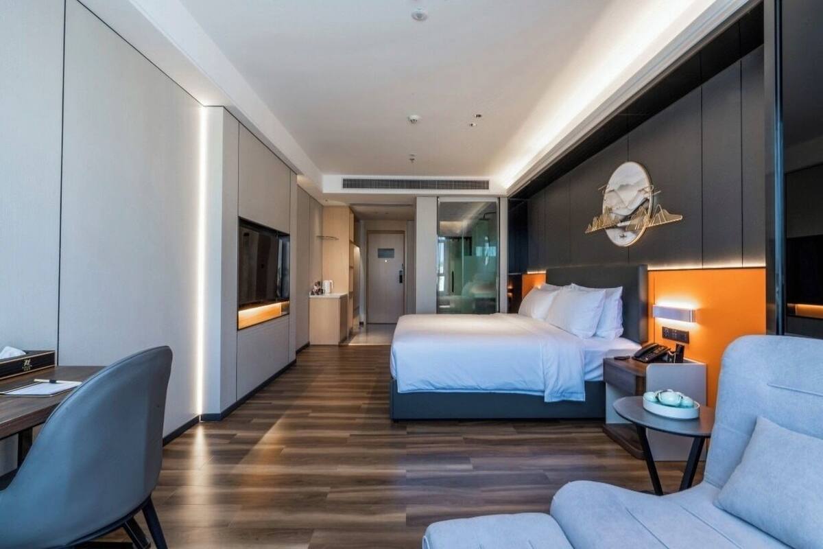 Premium Room, City View | Blackout drapes, soundproofing, WiFi (free)