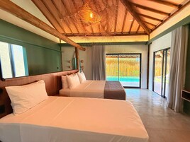 Bungalow familiar, vistas al jardín | Caja fuerte, escritorio, espacio para trabajar con un portátil
