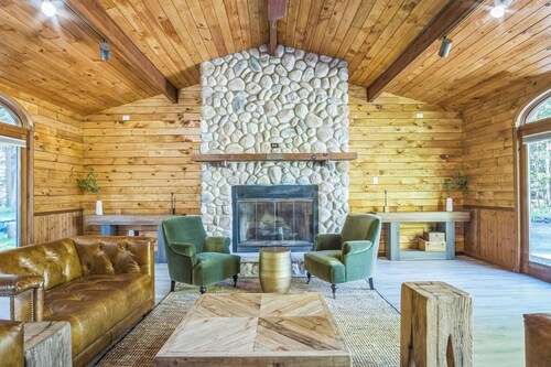 Luxurious Ranch located in a secluded area, Private Pool, Hot Tub, Cabana Bar