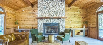 Luxurious Ranch located in a secluded area, Private Pool, Hot Tub, Cabana Bar