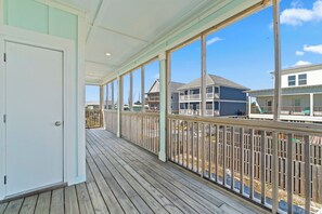 Property grounds - SEAFOAM SANDS Gulf Shores Family Beach Escape, Private Pool, Sleeps 11 (Gulf Shores)