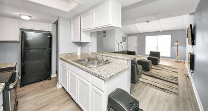 Echelon 3-bedroom Cozy Centerstay with AC, WiFi in Houston - Grand Comfort Spot