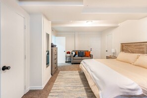 Desk, iron/ironing board, travel cot, WiFi