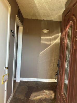 Interior - Wonderful 2-bedroom house with AC in Odessa pet friendly home. (Odessa)