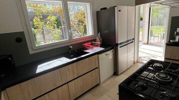電子レンジ、オーブン、コンロ、食器洗い機