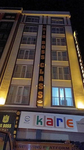 Exterior - Big boss Clas (Van)