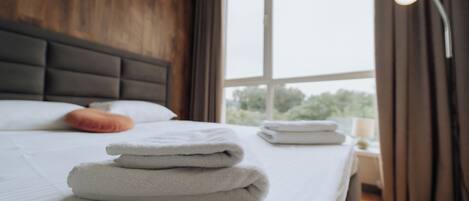 1 bedroom, iron/ironing board, travel cot, free WiFi