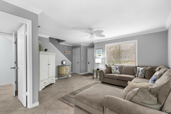 聯排別墅, 1 張特大雙人床 (SouthBay by the Gulf #71) | 起居區