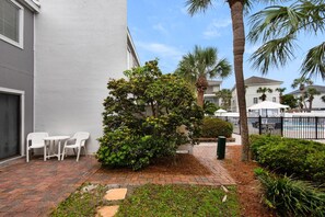 Townhouse, 1 Tempat Tidur King (SouthBay by the Gulf #71) | Tempat makan outdoor