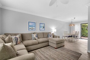 Townhome, 1 King Bed (SouthBay by the Gulf #71) | Living area