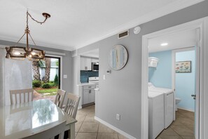 Resortwoning, 1 kingsize bed (SouthBay by the Gulf #71) | Dineren