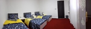 Deluxe Triple Room | In-room safe, blackout drapes, soundproofing, free WiFi - Petra Casablanca Hotel (Wadi Musa)