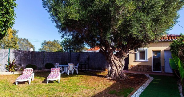 รับประทานอาหารกลางแจ้ง