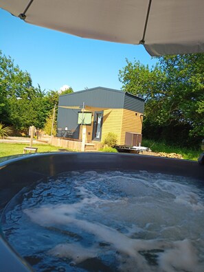 Outdoor spa tub - Tiny house with Nordic bath 10 minutes from the Baie de Somme (Saint-Blimont)