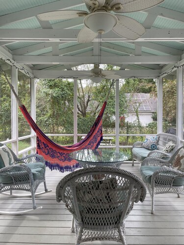 Charming 3-bedroom/2-Bathroom house with AC, WiFi in fabulous Lewes