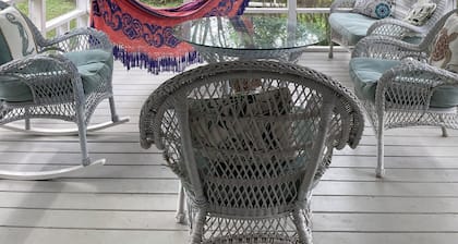 Charming 3-bedroom/2-Bathroom house with AC, WiFi in fabulous Lewes