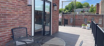 Historic Downtown Bristol Studio - Free Parking - Steps from State Street