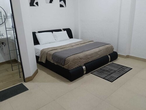 Inmueble con 4 habitaciones independientes, con aire acondicionado y wifi