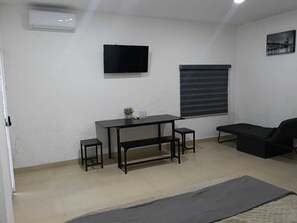 Ferros/tábuas de passar roupa, Wi-Fi, roupa de cama