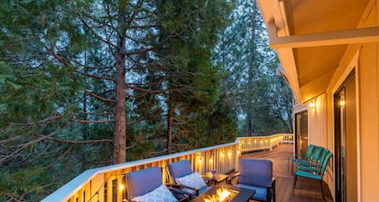 Whispering Pines Lodge, 25 mi to Yosemite,Baby Friendly, Grill, Game Room