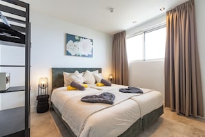 3 habitaciones, tabla de planchar con plancha, cuna de viaje y wifi
