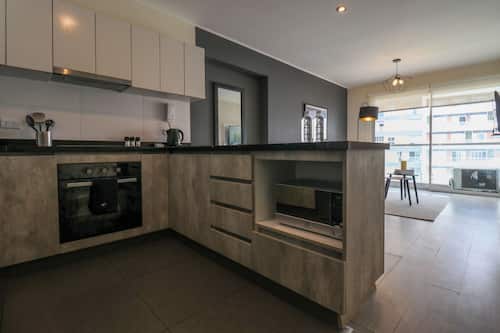 Apartment, 2 Bedrooms (1110) | Private kitchen | Fridge, microwave, oven, toaster