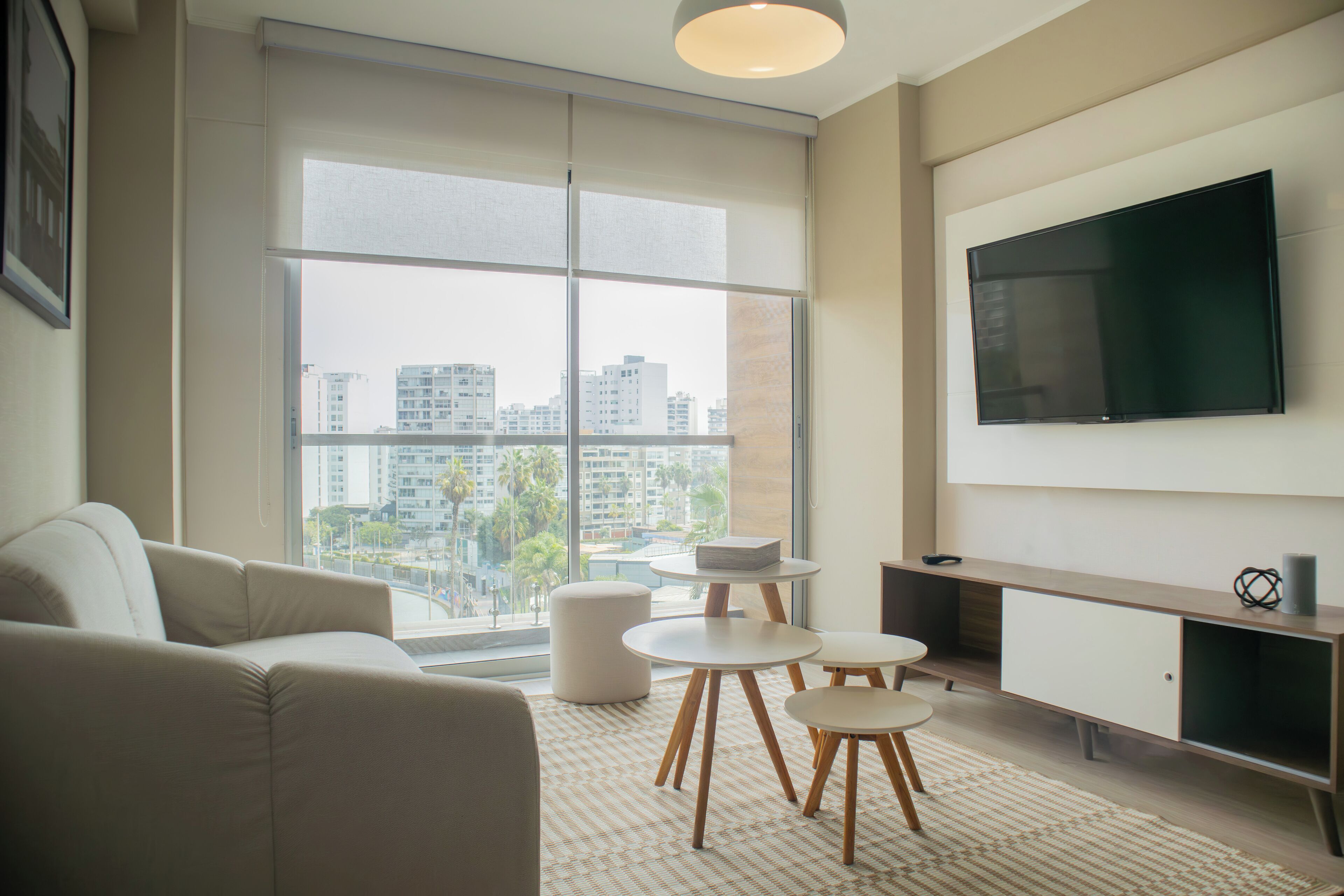 Apartamento, 3 habitaciones (803) | Zona de estar | Una Smart TV
