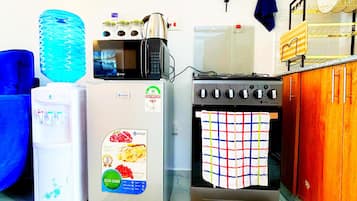 Microonde, forno, pentole/stoviglie/utensili