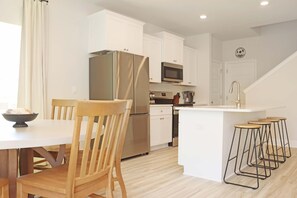 Dining - Salty Beaches (Port St. Joe)