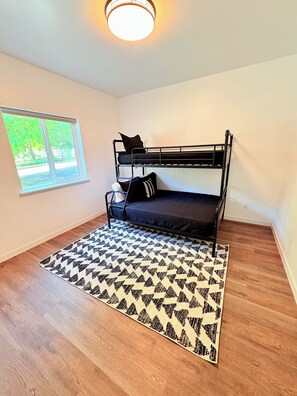 3 bedrooms, WiFi, bed sheets