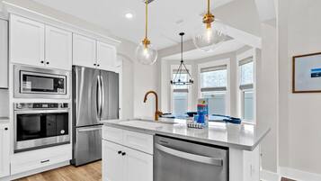 House, Multiple Beds (30A Magical Place) | Private kitchen