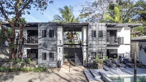 Exterior - Z102 studios (Potrero)