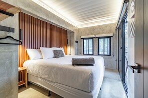 Condo, Balcony, Garden View | 2 bilik tidur, peralatan tempat tidur premium, gebar bulu kapas 