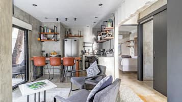 Design Apartment, 2 Bedrooms, Patio, Garden View | Living area