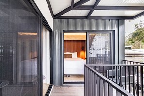 Condo, Balcony, Garden View | Pemandangan dari bilik