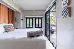 Condo, Balcony, Garden View | 2 bedrooms, premium bedding, down duvets, Tempur-Pedic beds - Z102 studios (Potrero)