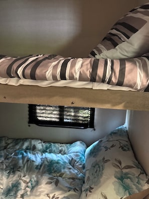 2 chambres, Wi-Fi gratuit, draps fournis