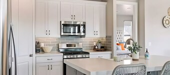 Zion Comfort w/ Game Room + Hot Tub + Resort Pool