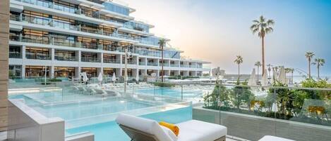 Piscine couverte, piscine extérieure